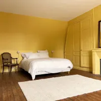 grande chambre avec un lit double 160 et lit simple